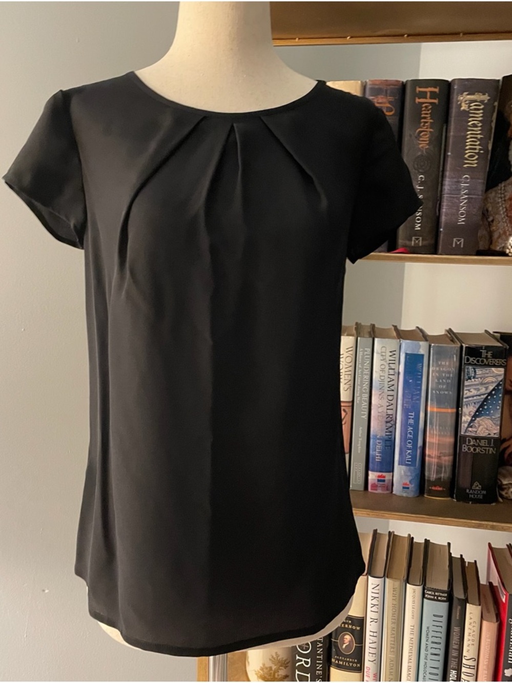 Ann Taylor 100% Silk Black Short Cap Sleeve Blouse Shell - Picture 4 of 13